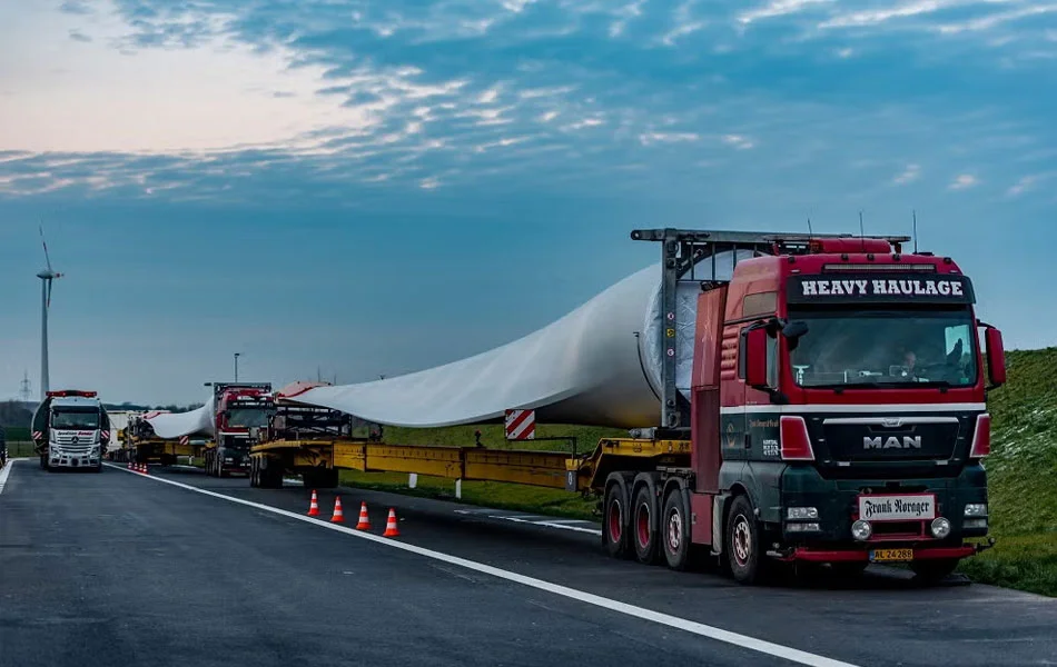 India’s First 90-Metre-Class Wind Turbine Blade Transportation